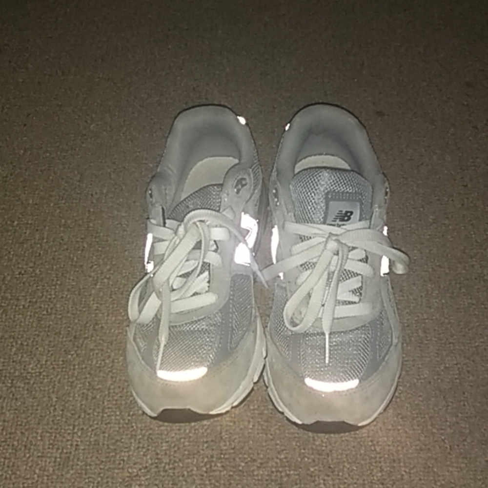 990 New Balance Kid's: 6.5 Women's: 7.5-8